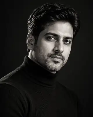Noir Editorial sample headshot